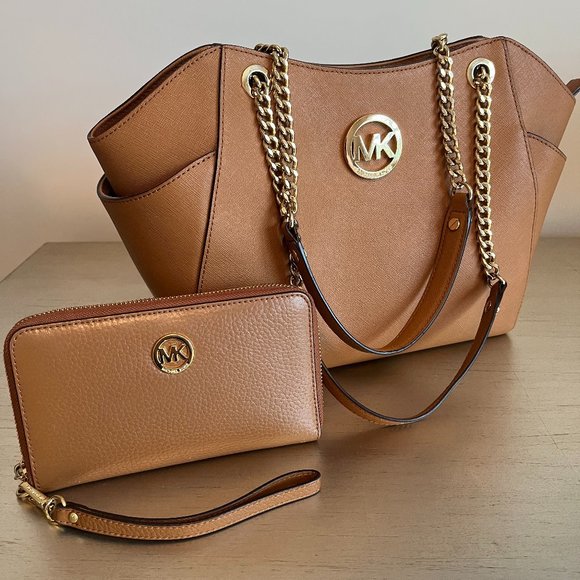 Michael Kors Jet Set Travel Chain Shoulder Bag and Matching Wallet - Picture 1 of 7